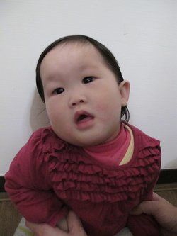 【11M1D】坐在地上拍.JPG
