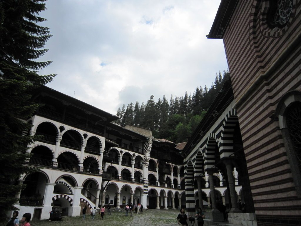 里拉修道院(RILA MONASTERY) -巴爾幹駱駝