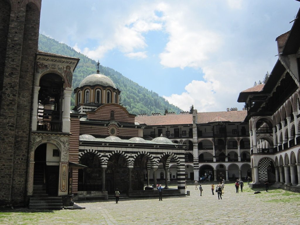 里拉修道院(RILA MONASTERY) -巴爾幹駱駝