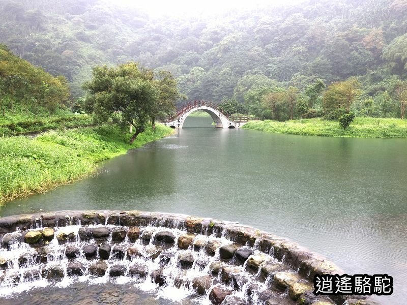 大雨中的吉利潭-花蓮駱駝