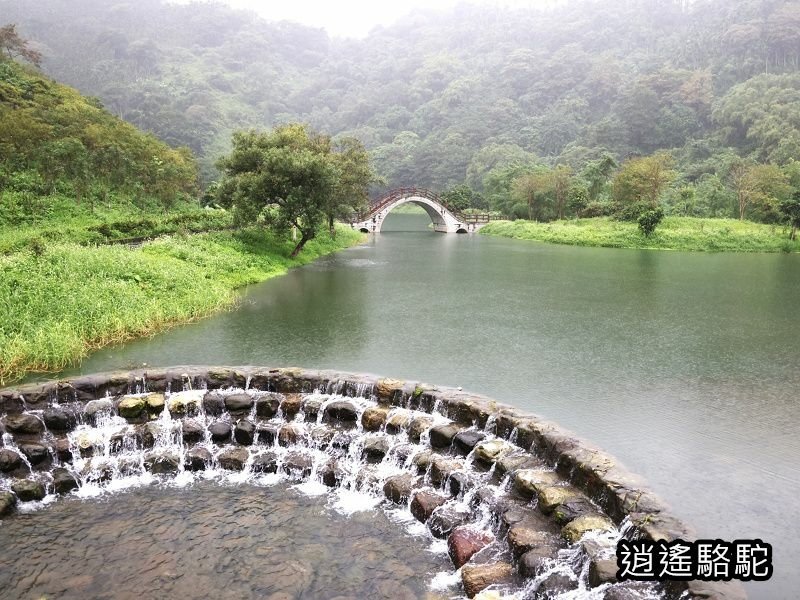 大雨中的吉利潭-花蓮駱駝