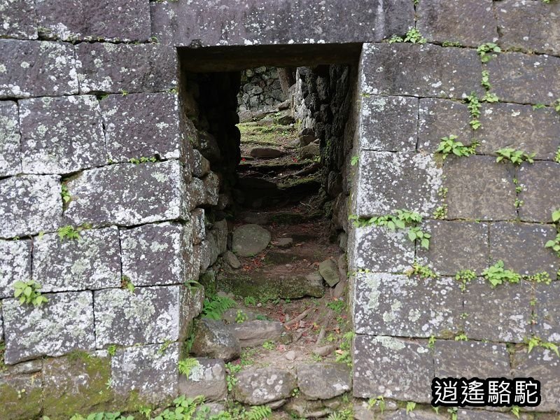 中川覺左衛門屋敷跡(岡城跡)-日本駱駝