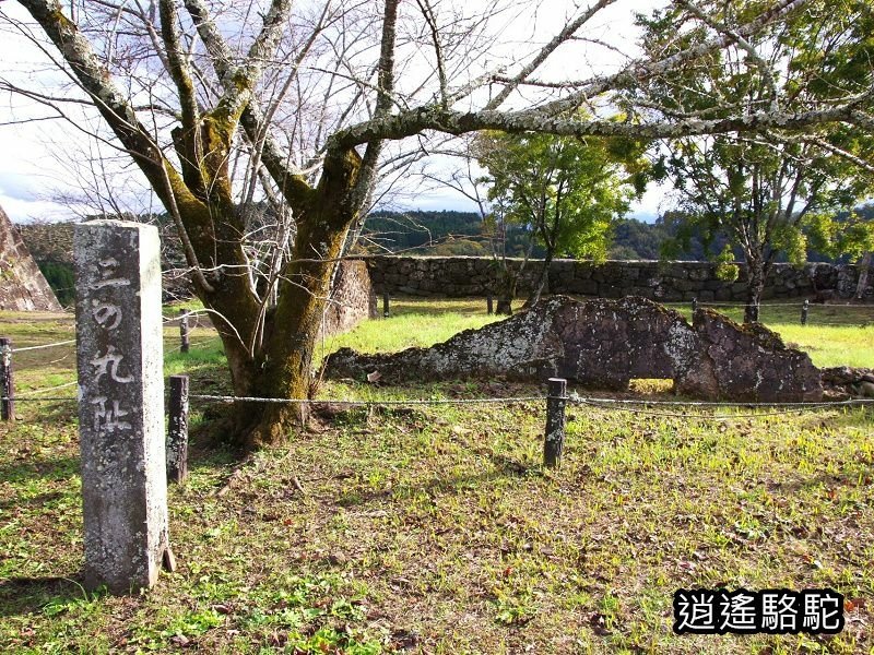 瀧廉太郎像(岡城跡) -日本駱駝