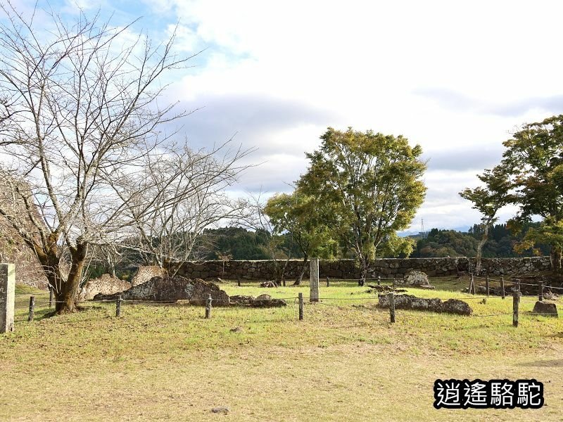 瀧廉太郎像(岡城跡) -日本駱駝