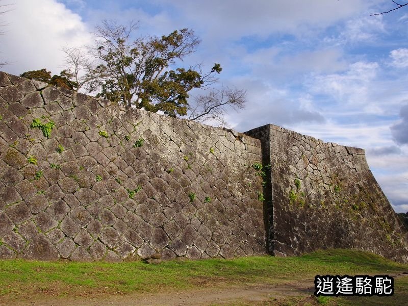 瀧廉太郎像(岡城跡) -日本駱駝