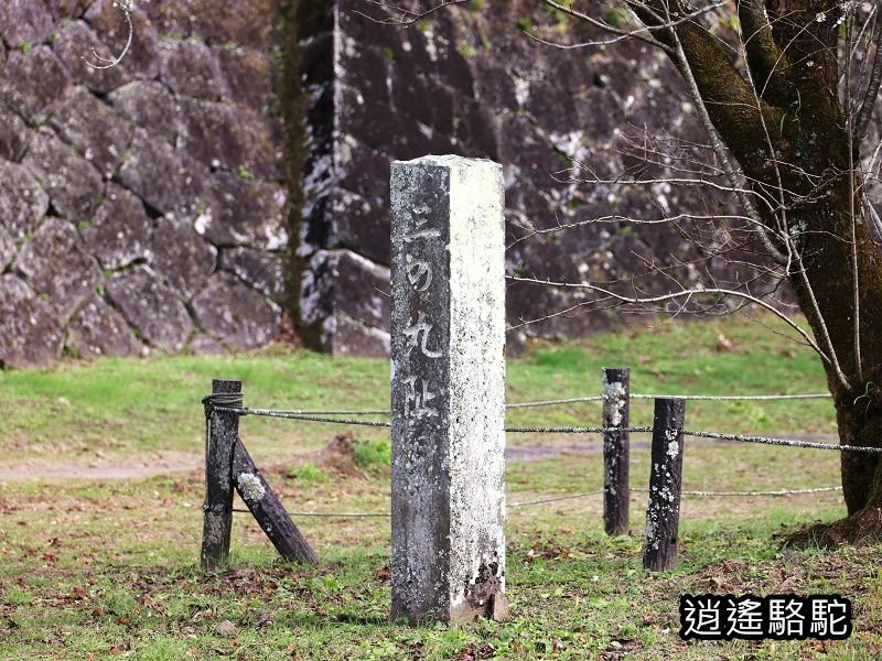 瀧廉太郎像(岡城跡) -日本駱駝