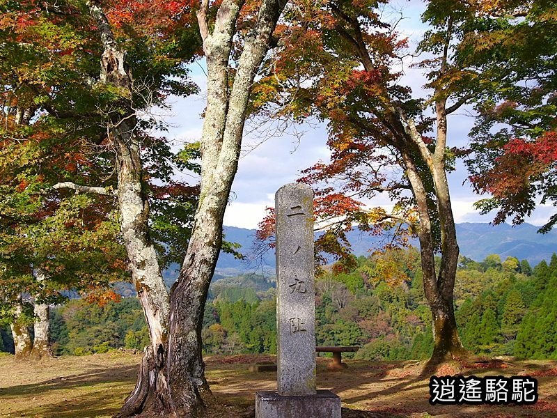 瀧廉太郎像(岡城跡) -日本駱駝