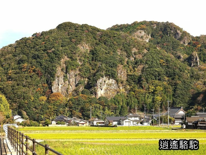 岩洞山の景(耶馬溪自行車道)-日本駱駝