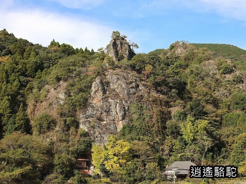 岩洞山の景(耶馬溪自行車道)-日本駱駝