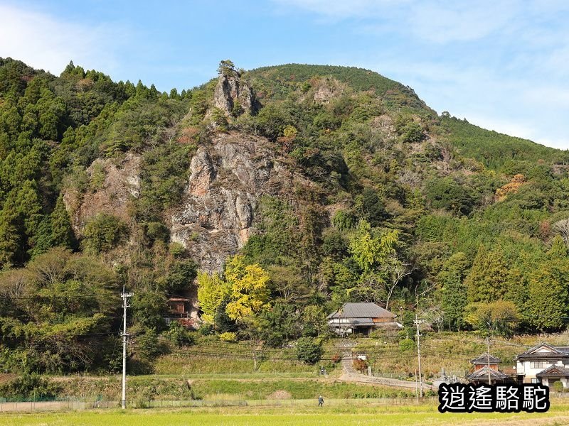 岩洞山の景(耶馬溪自行車道)-日本駱駝