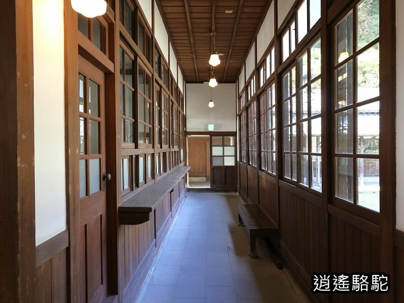 舊三角簡易裁判所-日本駱駝