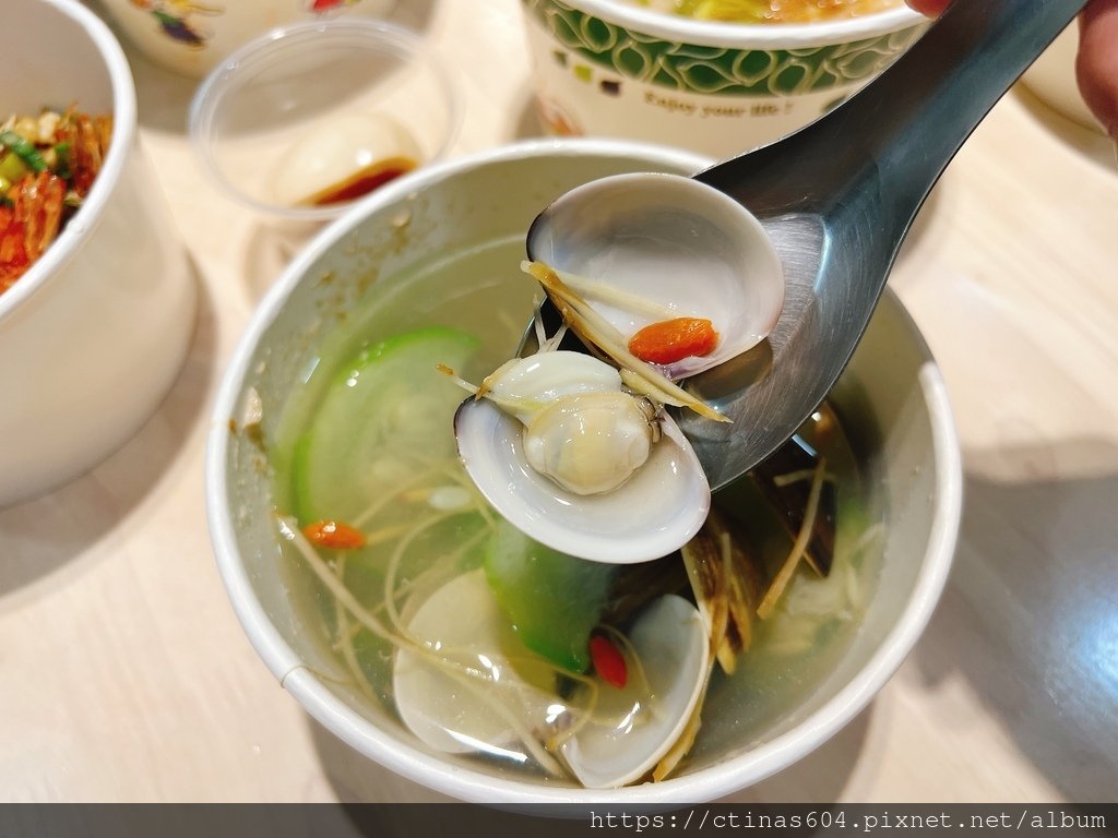 「新竹。食記」享來初，新竹東門市場美食，鹹酥雞混搭麵線超罪惡