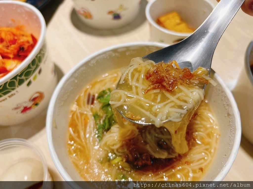 「新竹。食記」享來初，新竹東門市場美食，鹹酥雞混搭麵線超罪惡