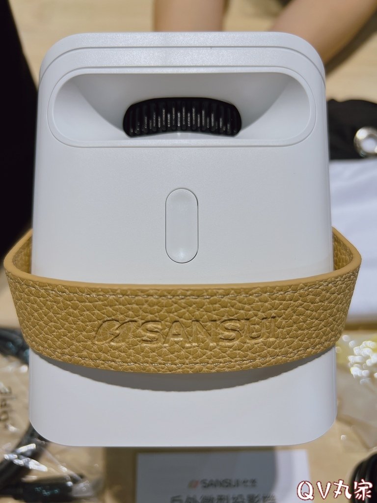 「電器。開箱」SANSUI山水，行動智慧投影機SPJ-MD，