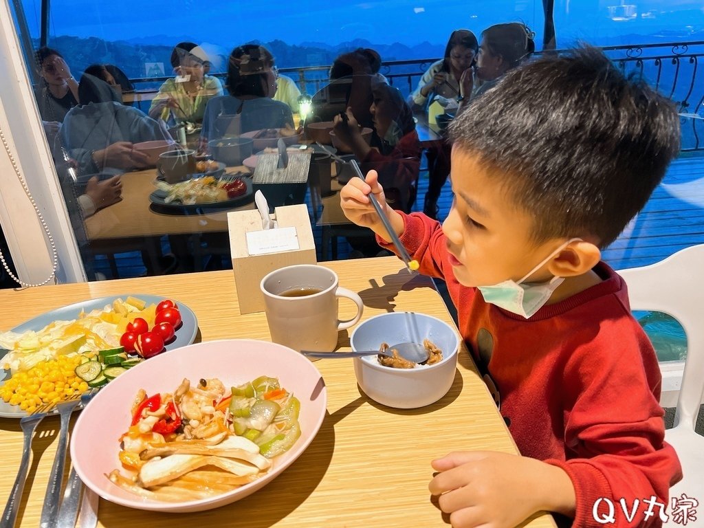 「台中。露營」蟬說：山中靜靜 免裝備豪華露營，一泊二食+迎賓