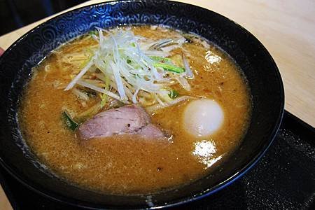 「熟成味噌ラーメン　850円」味噌拉麵