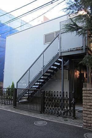 「池袋之家」的外觀，簡單乾淨