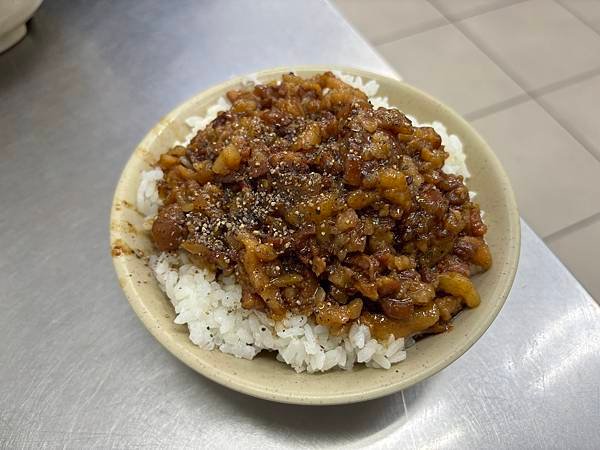 【新竹市北區美食】三十年老店魯肉飯肉粥 (切仔麵)～24 小
