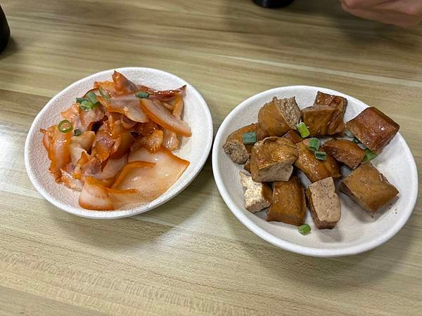 【台中梧棲美食】一家牛肉麵館～紅燒牛肉麵好吃！還有豆花和豆漿