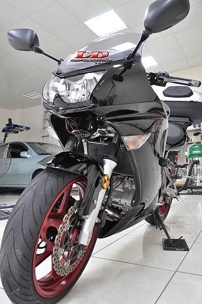 KAWASAKI  650R 黑  鍍膜 台中重機鍍膜LD汽車美容  LD車體美容