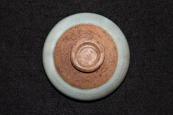 鈞窯天藍釉玫瑰紫斑小盞〔口徑8.3∕高4.3厘米〕-容量：120cc-重量：127g-年代：元-2H.jpg