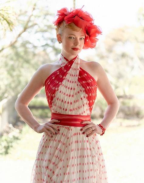 The-Dressmaker_Sarah-Snook_Gertrude-Trudy-Pratt_1-2.jpg