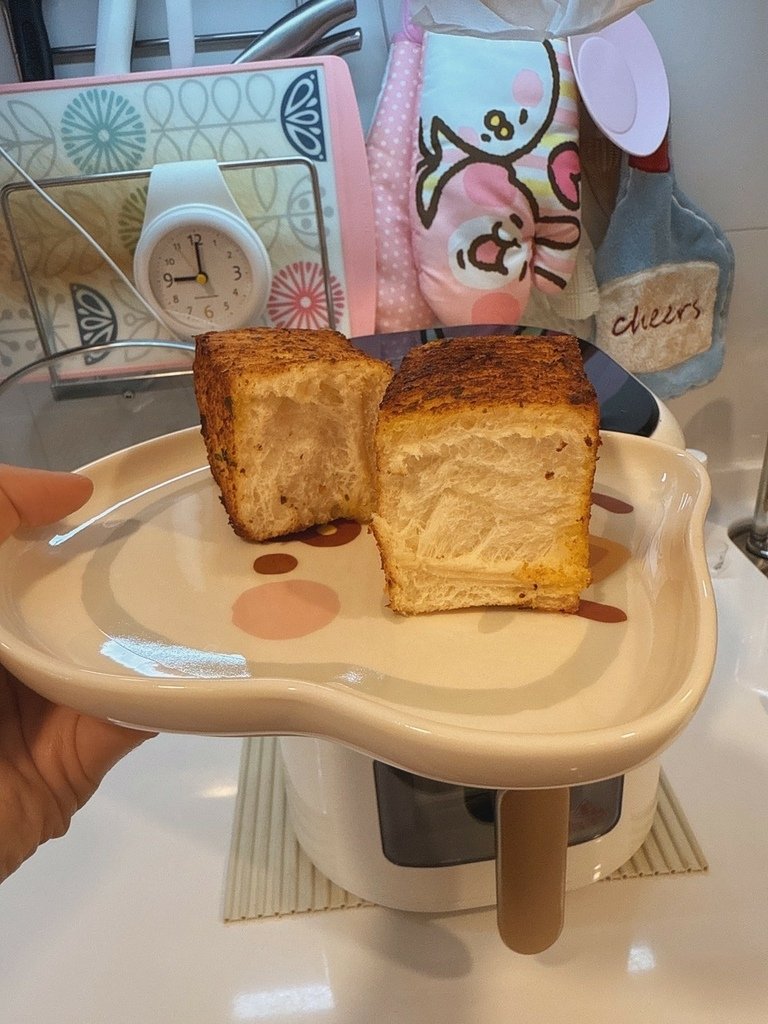 LINE_ALBUM_垂涎含淚香蒜奶油金磚 蛋就醬時尚輕食_250505_9.jpg