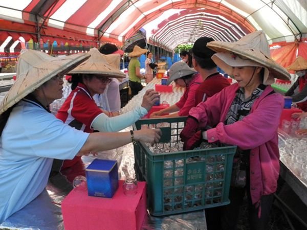 1030601-02海濤法師點萬燈供萬水護生藥供暨慈悲施食法會 (13)