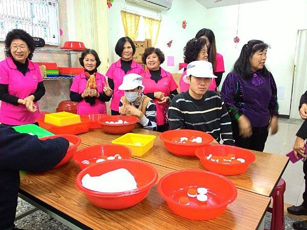 20160115第三組臘八粥送愛_716.jpg