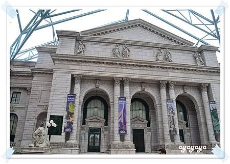 環球影城-沿路兩旁街景會讓你彷彿致身在電影世界中~