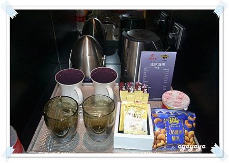 HardRock-MiniBar的東西除了茶包外都要算錢喔...
