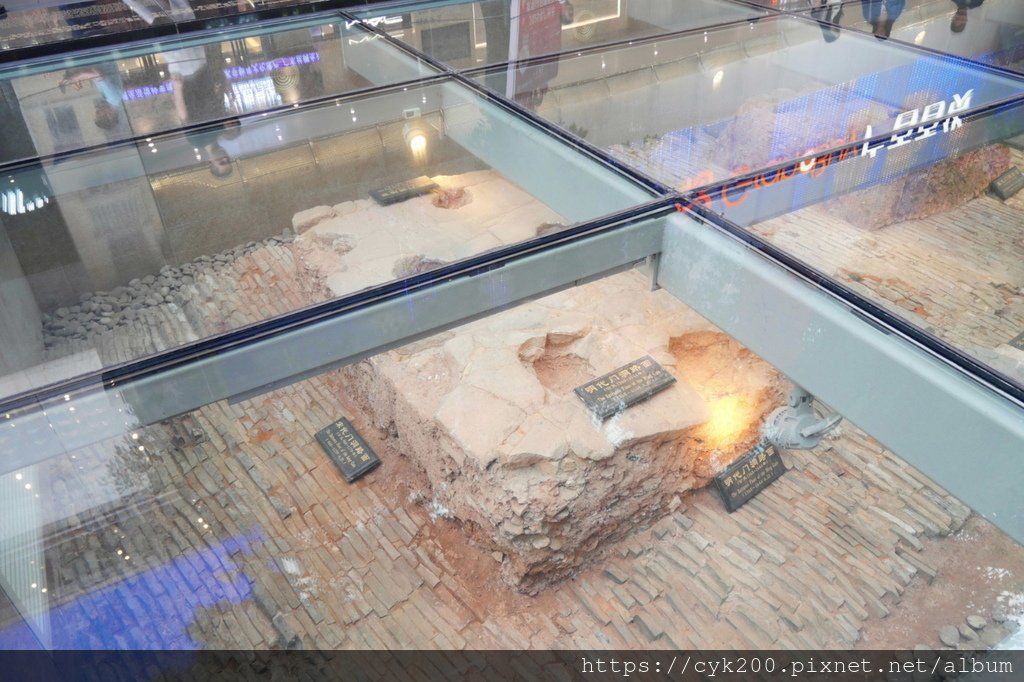 &apos;25 04 11 _094 北京路步行街 千年古樓遺址 宋代門洞路面+明代門洞路面.JPG