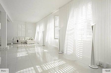 Pure-White-Interior-Design-by-Light-Location-2-550x364.jpg