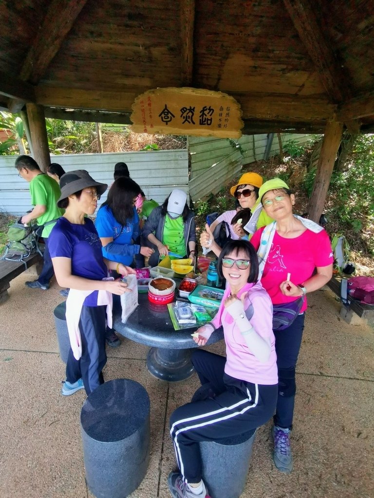 LINE_ALBUM_20230527 林口頂福巖步道_230527_15.jpg