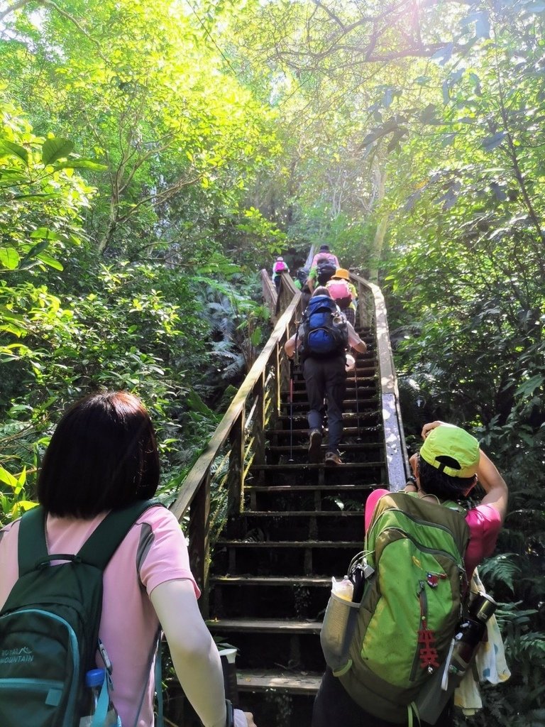 LINE_ALBUM_20230527 林口頂福巖步道_230527_18.jpg