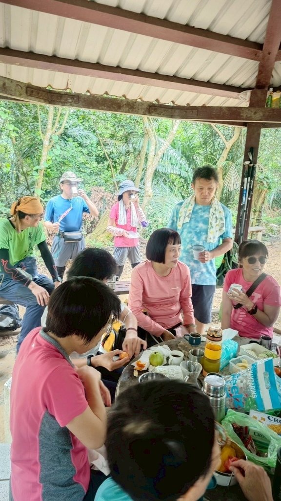 LINE_ALBUM_20250503大溪大九芎古道+十一指古道_250503_13.jpg