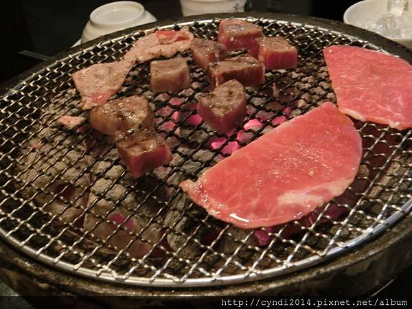 【台北永和】永和狠生氣燒肉 鍋物 冰淇淋吃到飽 