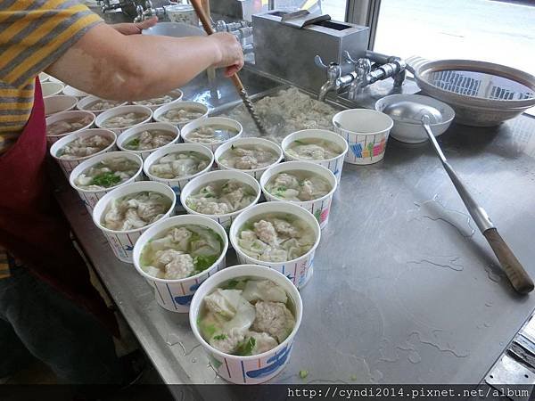 【花蓮】三天兩夜吃喝玩樂 超人氣七十年老店液香扁食 客滿滿排