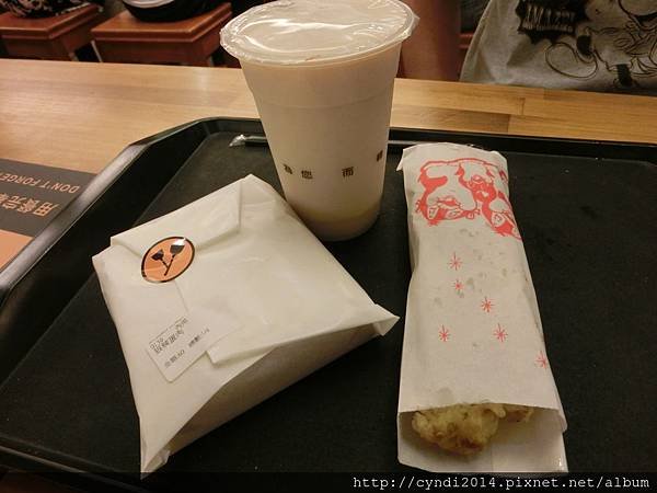 【台北】扶旺號 食尚玩家之早餐吃鐵板燒吐司 鐵板炒過的看起來