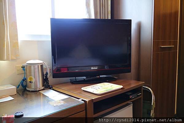 【台南中西區】首學大飯店 周五便宜入住還送伴手禮 附贈中西式