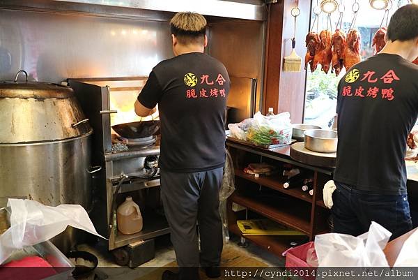 【台中東區】九合烤鴨 一鴨二吃 片鴨 炒鴨一次滿足 號稱台中