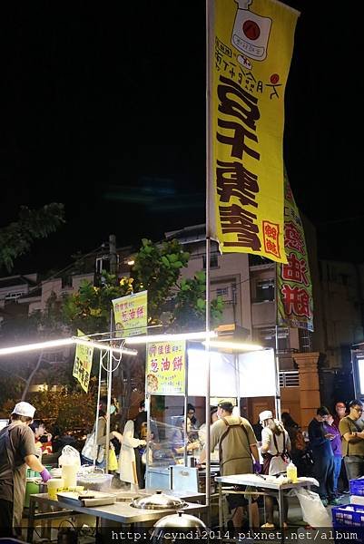 【台中東區】方臉師傅蒜香豆干 三杯米血 旱溪夜市必嚐超人氣小