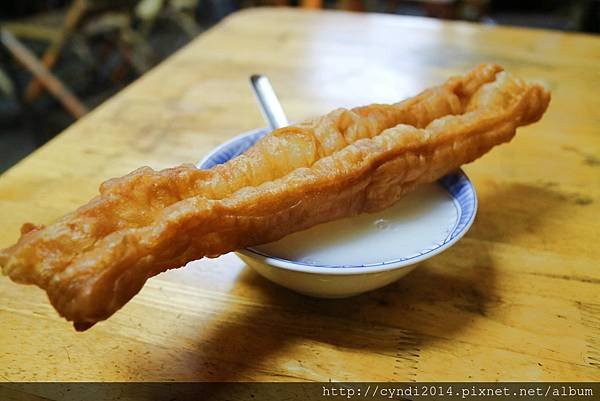 【雲林北港】古早味杏仁茶油條 朝天宮前 涼涼的天來碗熱熱杏仁