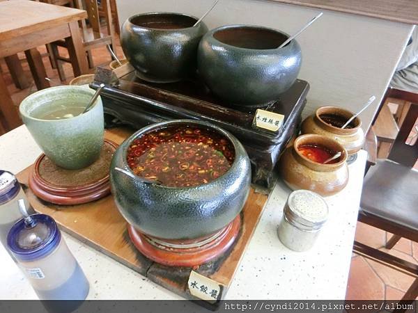 【新竹竹北】十一街麵食館 炸醬拌麵 葫瓜水餃 牛肉捲餅 酸辣