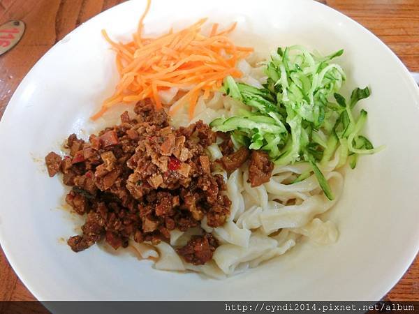 【新竹竹北】十一街麵食館 炸醬拌麵 葫瓜水餃 牛肉捲餅 酸辣