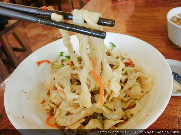 【新竹竹北】十一街麵食館 炸醬拌麵 葫瓜水餃 牛肉捲餅 酸辣