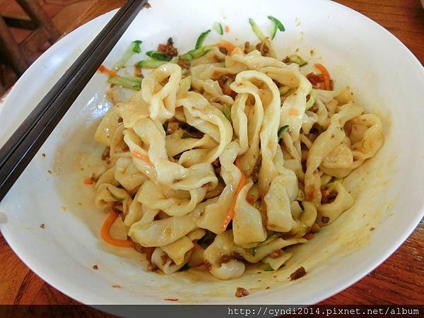 【新竹竹北】十一街麵食館 炸醬拌麵 葫瓜水餃 牛肉捲餅 酸辣