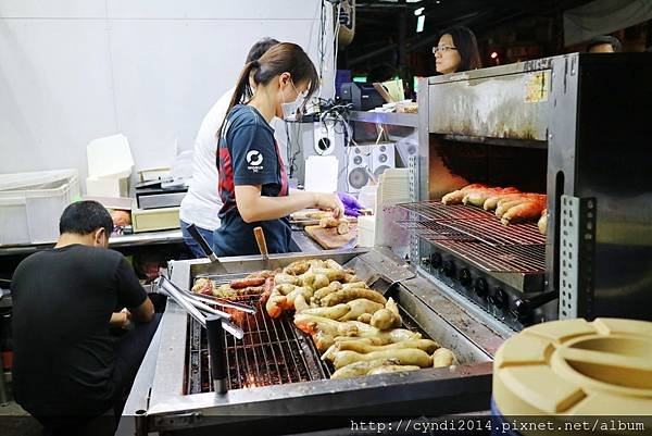 【台中西屯】胖子修行動餐車花生大腸、手工糯米腸、香腸　台中幽