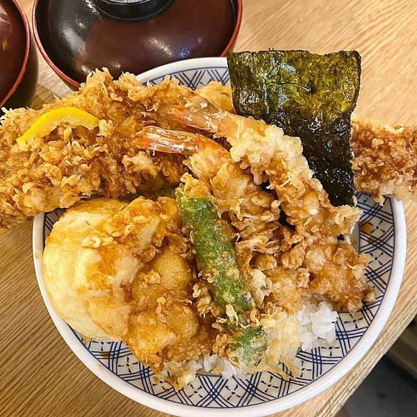 金子半之助 開了四年的經典丼飯店