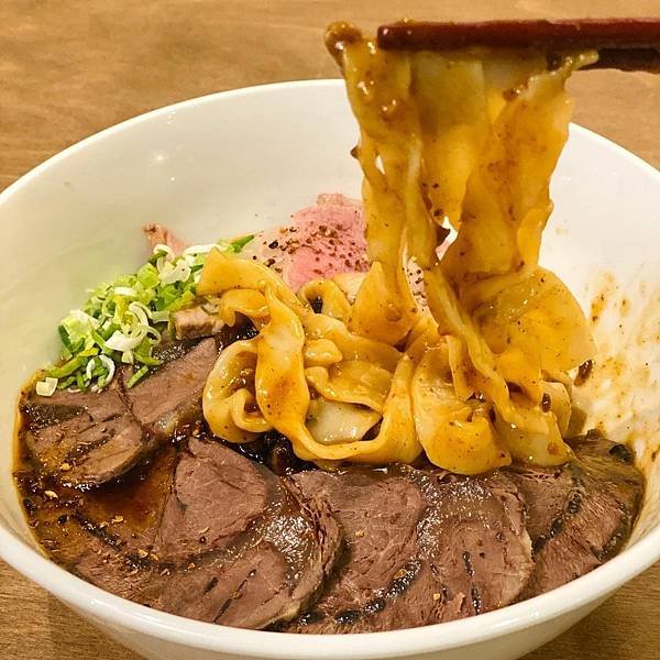 台北｜李氏香拌麵 不只是文青店面 麵食超香超好吃